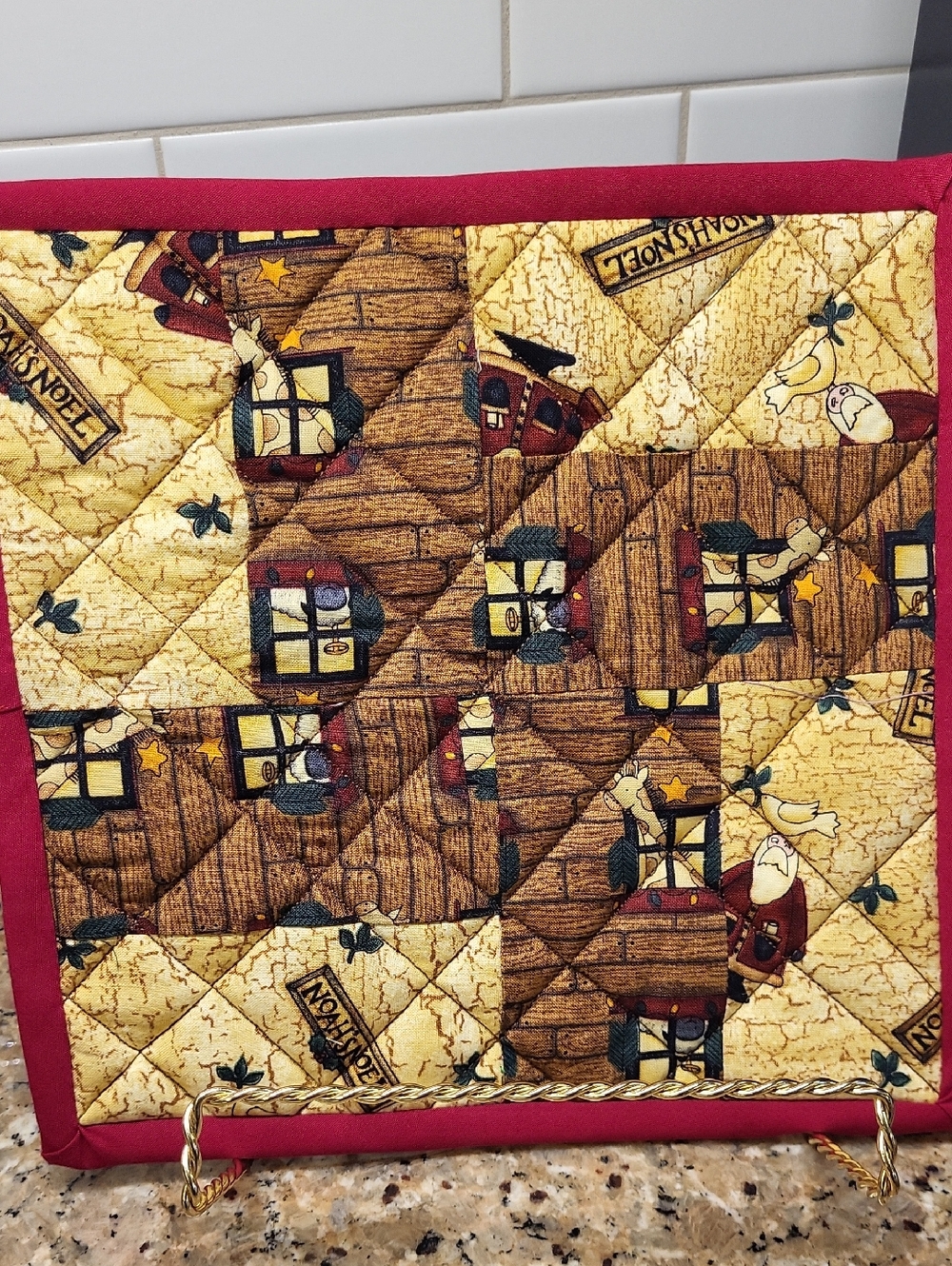 Handmade Holiday Quilted Potholders in Red and Cream - set of 2